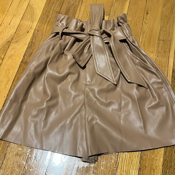 Zara Faux Leather Belted Shorts - Picture 3 of 8